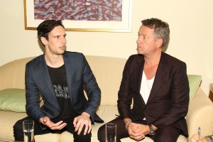 『GOTHAM／ゴッサム』に出演のコリー・マイケル・スミスとショーン・パートウィー