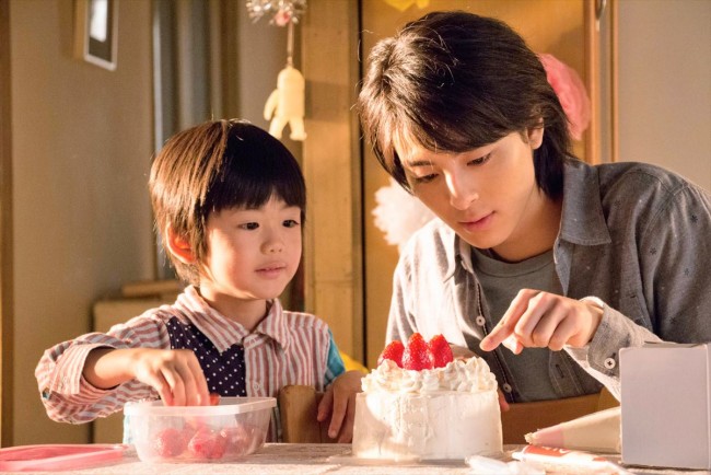 『明日もきっと、おいしいご飯~銀のスプーン~』で弟想いな兄・律を演じる高杉真宙