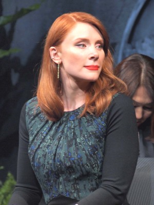 『ジュラシック・ワールド』キャスト来日会見に出席したブライス・ダラス・ハワード