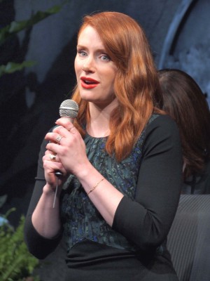 『ジュラシック・ワールド』キャスト来日会見に出席したブライス・ダラス・ハワード