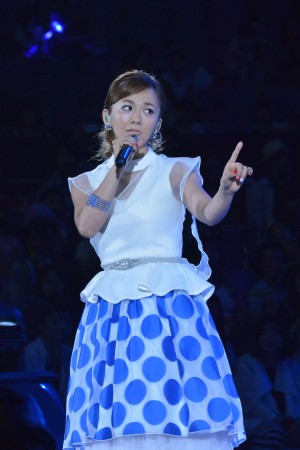 華原朋美、『レット・イット・ゴー〜ありのままで〜』熱唱