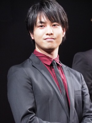 『モンスターストライク』アニメ制作発表会に登場した小林裕介