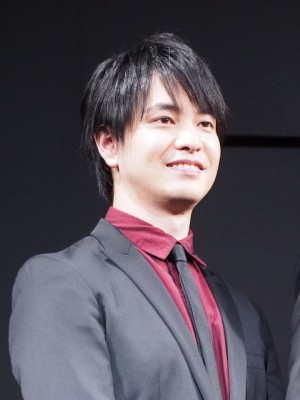 『モンスターストライク』アニメ制作発表会に登場した小林裕介