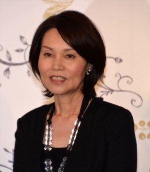 蛯原友里、「ベネフィーク」新商品発表会にて母・真由美さんと