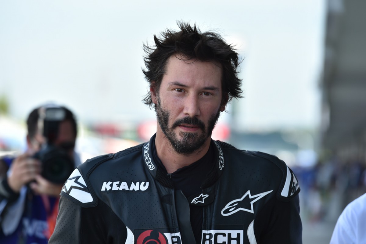 キアヌ・リーヴス、鈴鹿サーキットに登場　くまモンとの2ショットも！