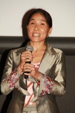 第28回「東京国際映画祭」記者会見に出席したソト・クォーリーカー監督