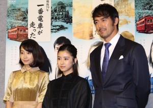 清水くるみ、黒島結菜、阿部寛、『一番電車が走った』会見にて
