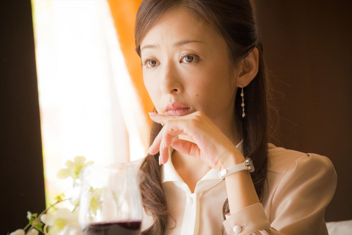 松雪泰子の美しい顔から流血…衝撃の血まみれ写真公開