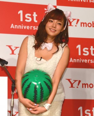 篠崎愛、ふてニャン写真集発売イベントにて