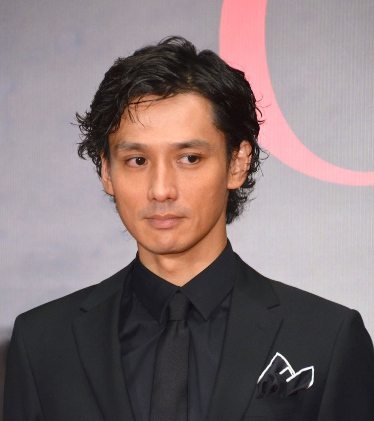 東出昌大、先輩・根津甚八から「タスキ受け止めた」GONIN主演への思い