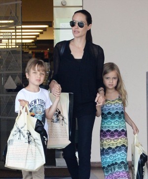 アンジェリーナ・ジョリー＆ノックス＆ヴィヴィアン＜Now＞