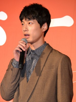 坂口健太郎『at Home アットホーム』プレミア試写会に登壇