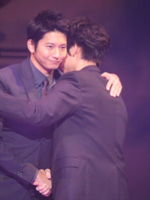 『S －最後の警官－ 奪還 RECOVERY OF OUR FUTURE』完成披露舞台挨拶に登壇した向井理、綾野剛