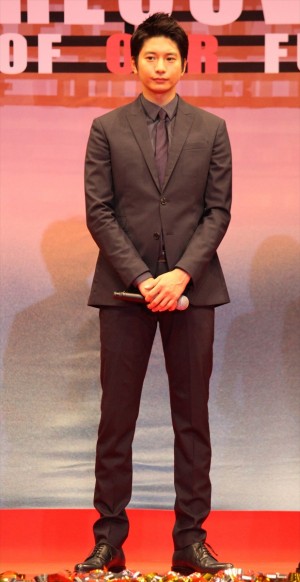 『S －最後の警官－ 奪還 RECOVERY OF OUR FUTURE』完成披露舞台挨拶に登壇した向井理