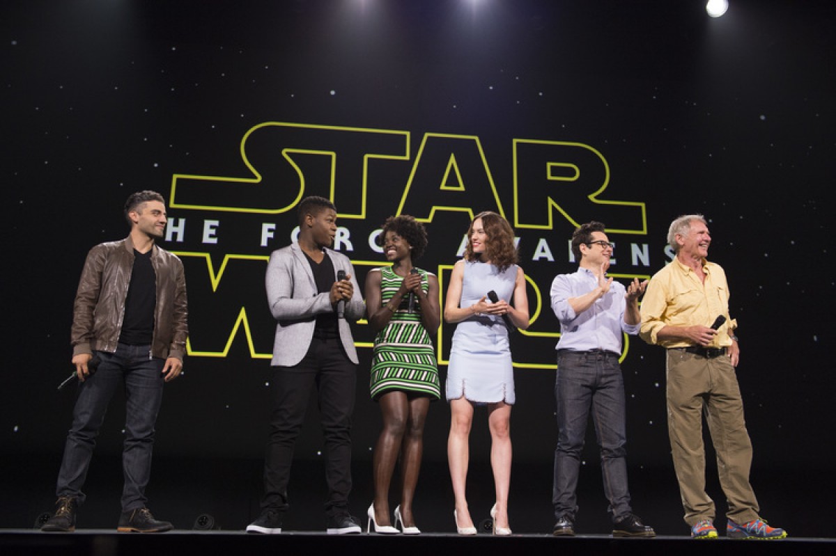 現地時間15日に開催された『スター・ウォーズ/フォースの覚醒』イベントの様子