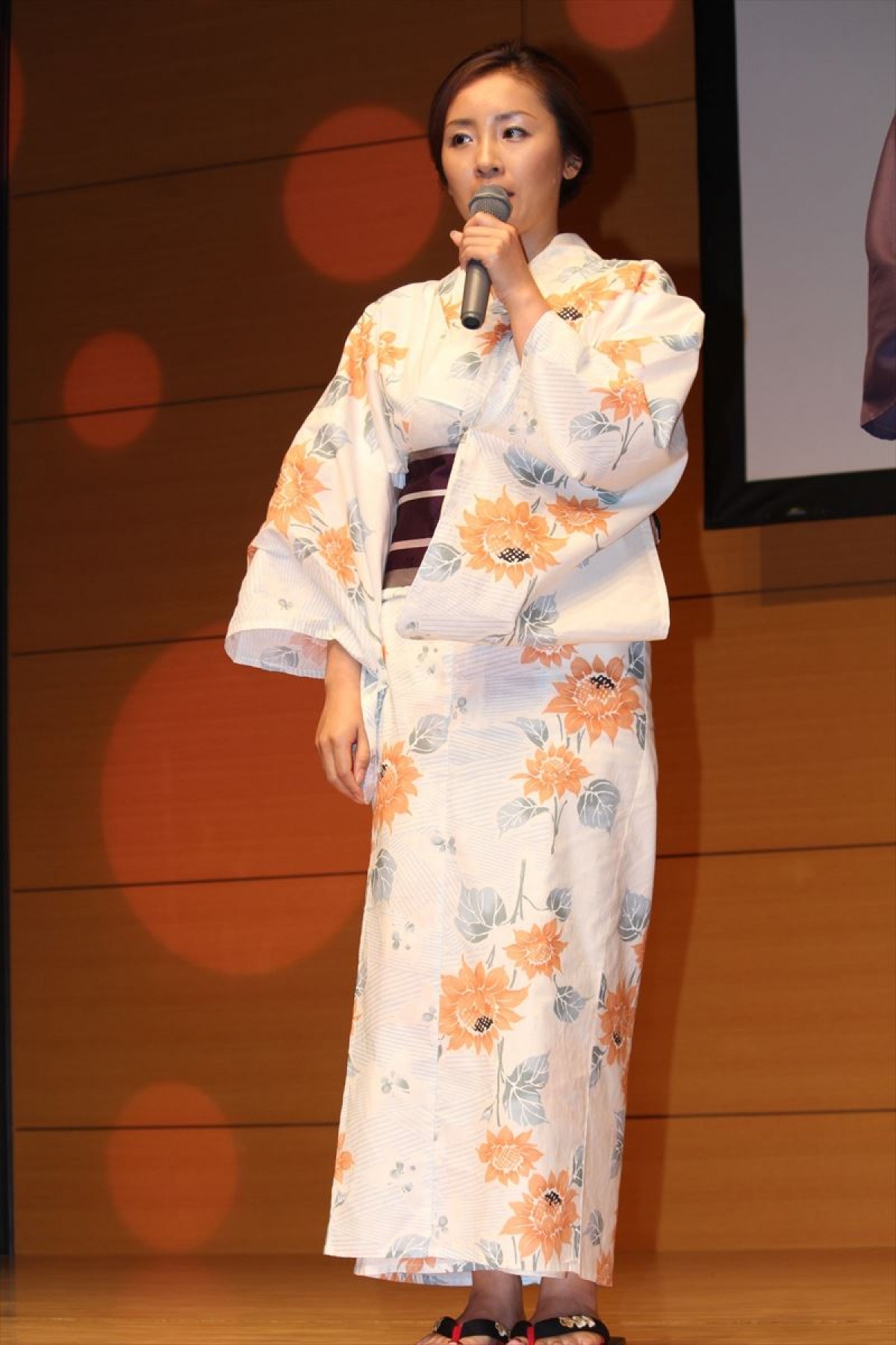 真野恵里菜、マキタスポーツに「レッドカード出してください！」セクハラ発言に反撃
