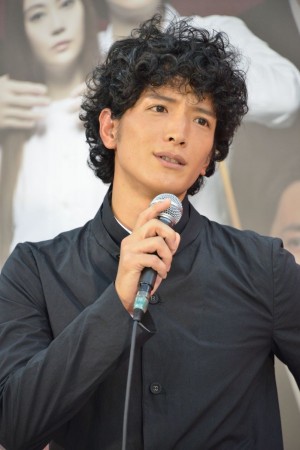 舞台『GS近松商店』製作発表会見に出席した渡部豪太