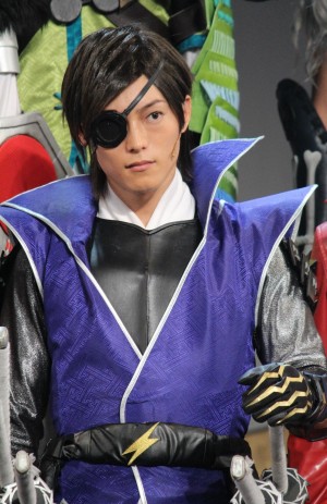 『戦国BASARA vs Devil May Cry』会見に出席した山口大地