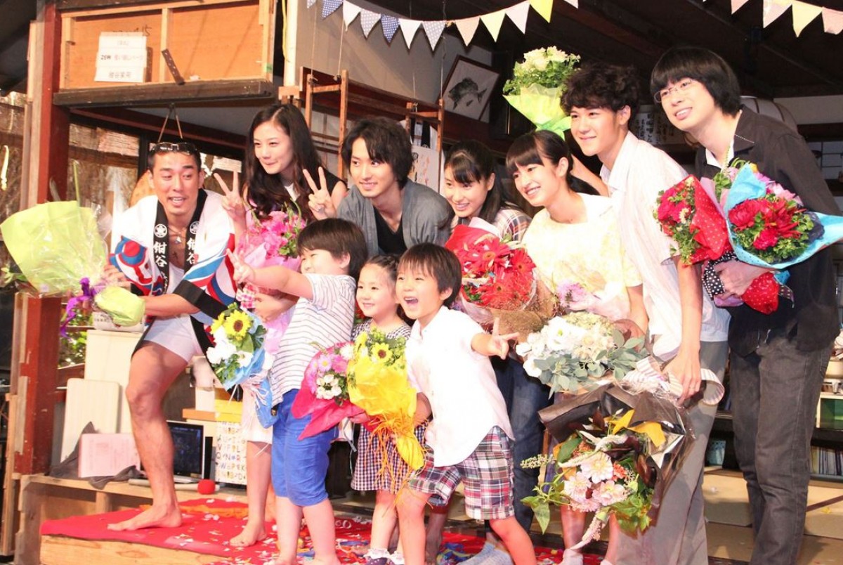 土屋太鳳『まれ』クランクアップに涙　「結局泣いてしまった」