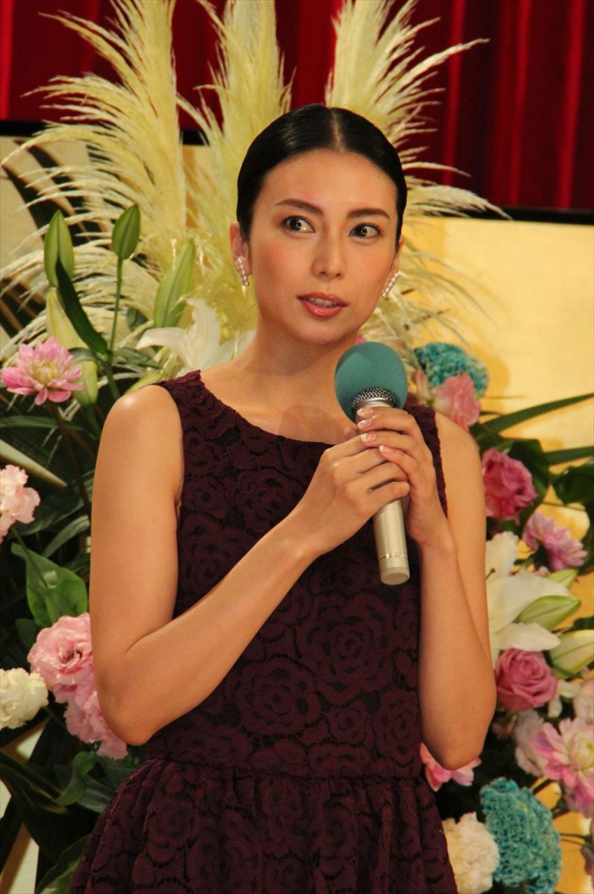 柴咲コウ、2017年大河主演に決定！女城主・井伊直虎役に「光栄です」と笑顔