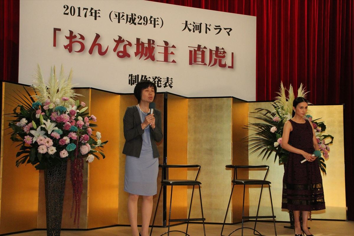柴咲コウ、2017年大河主演に決定！女城主・井伊直虎役に「光栄です」と笑顔