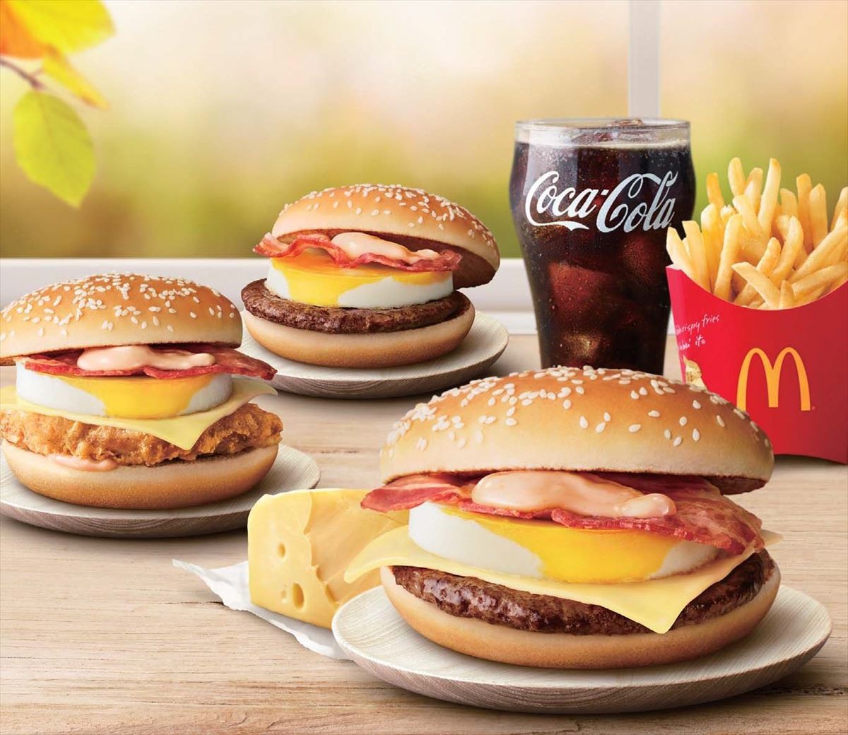 マック秋メニュー発表、月見バーガー3種＆紫いもシェイク＆もちもちチーズボール