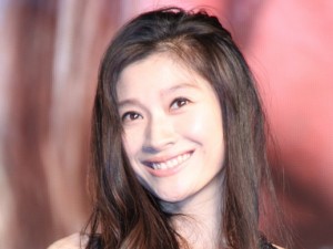 「転職相談したい芸能人」女性部門2位：篠原涼子