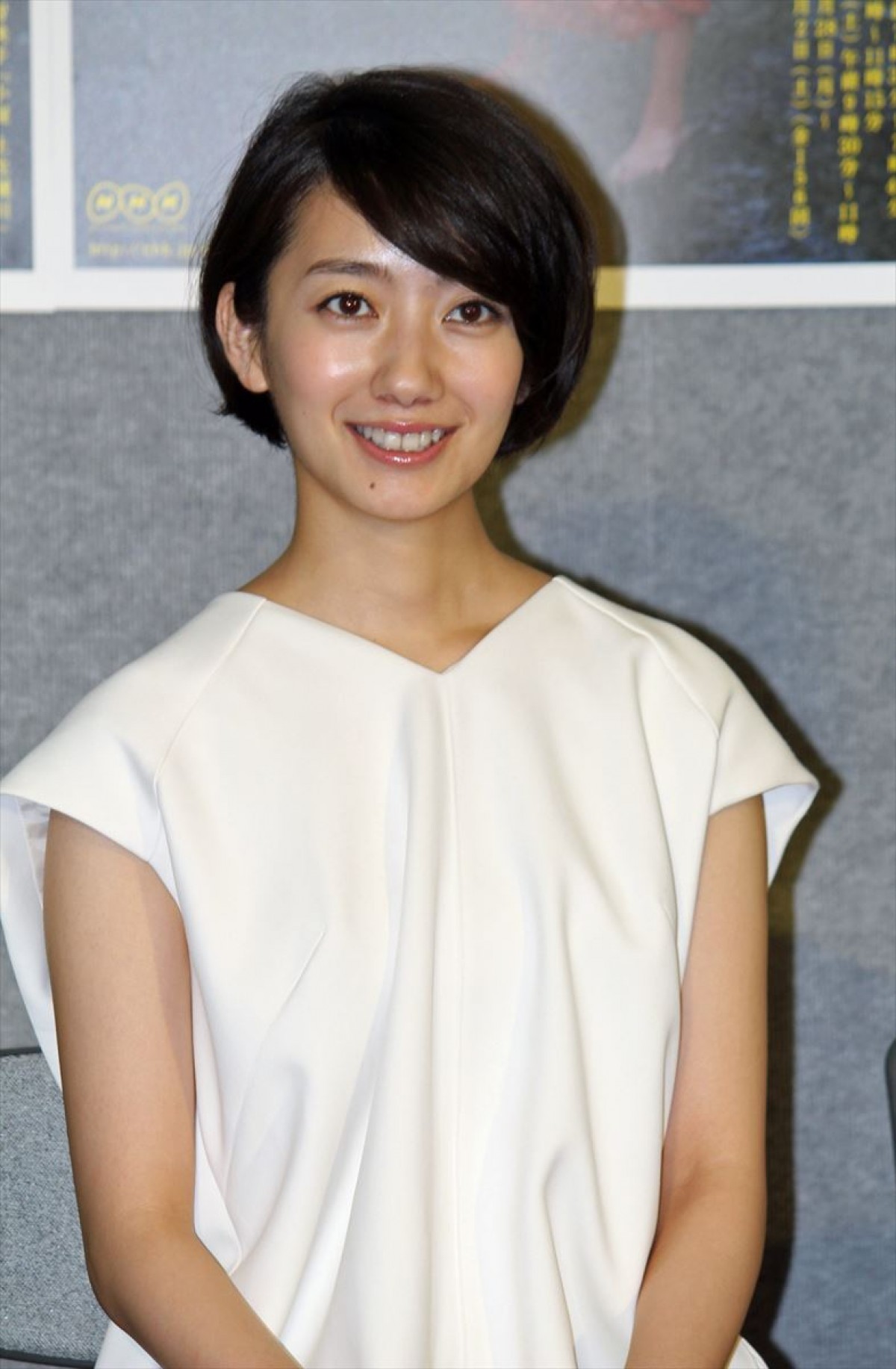 波瑠、玉木宏の“いたずら” にクレーム!?「リアルなおもちゃを顔に…」