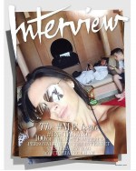 ヴィクトリア・ベッカム、「Interview Magazine」でセルフィーを披露