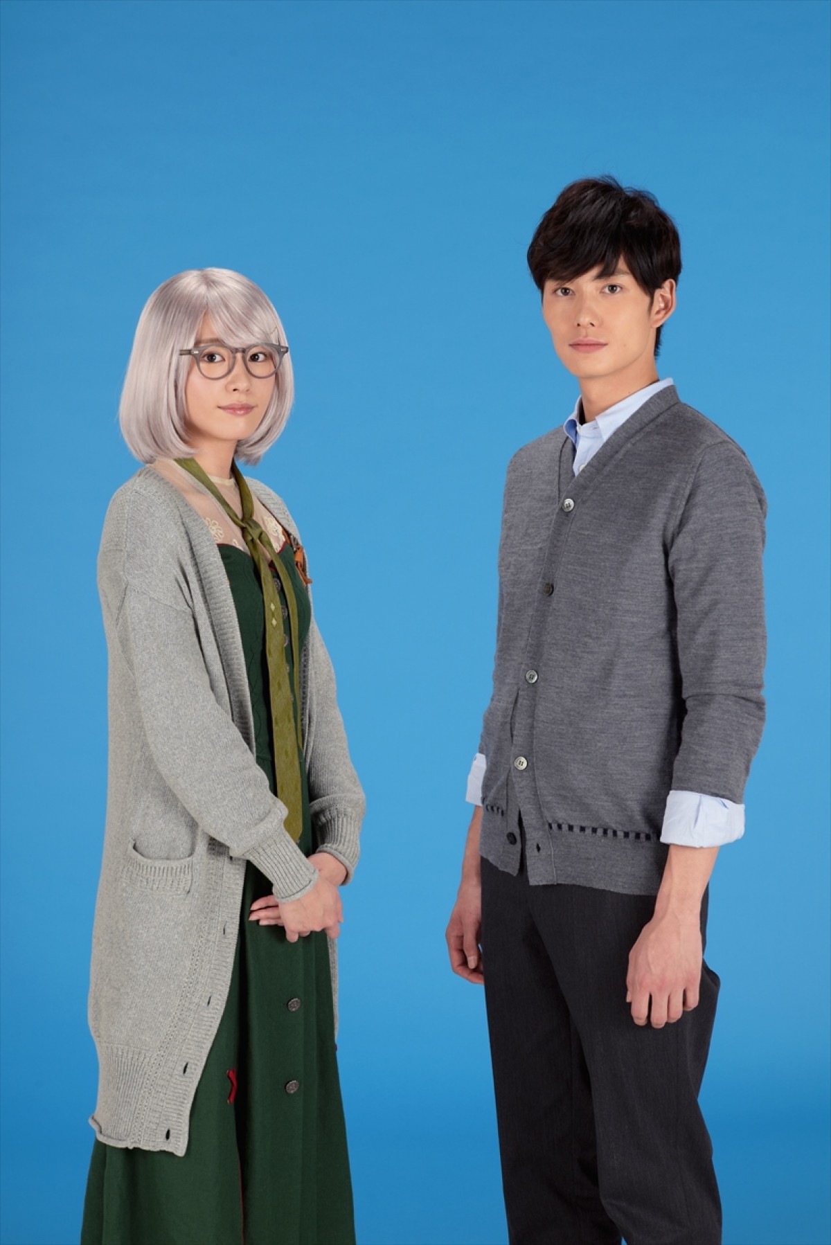 新垣結衣、白髪×メガネ姿に「想像より馴染んでた」　“掟上今日子”ビジュアル解禁