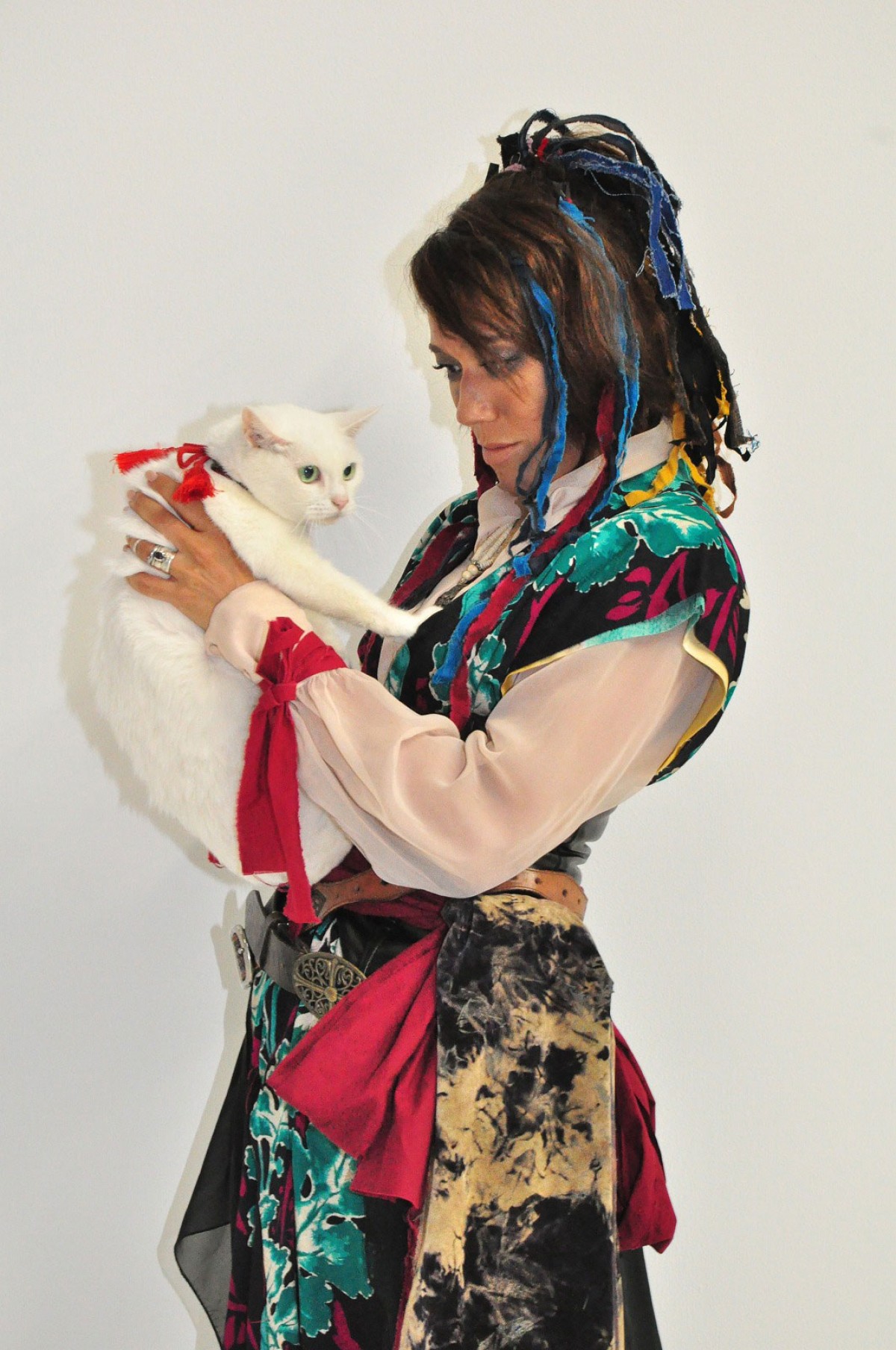 LiLiCo、『猫侍』北村一輝から「壁ドンいい？」にガッツポーズ   女優業も意欲的