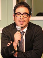 フジテレビ改編説明会で説明をする宮道治朗編成部長　