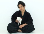 『猫侍』北村一輝「本当になんてよくできた猫」白猫・玉之丞にデレデレ