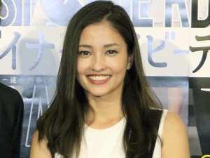 『デザイナーベイビー』試写会に登場した黒木メイサ