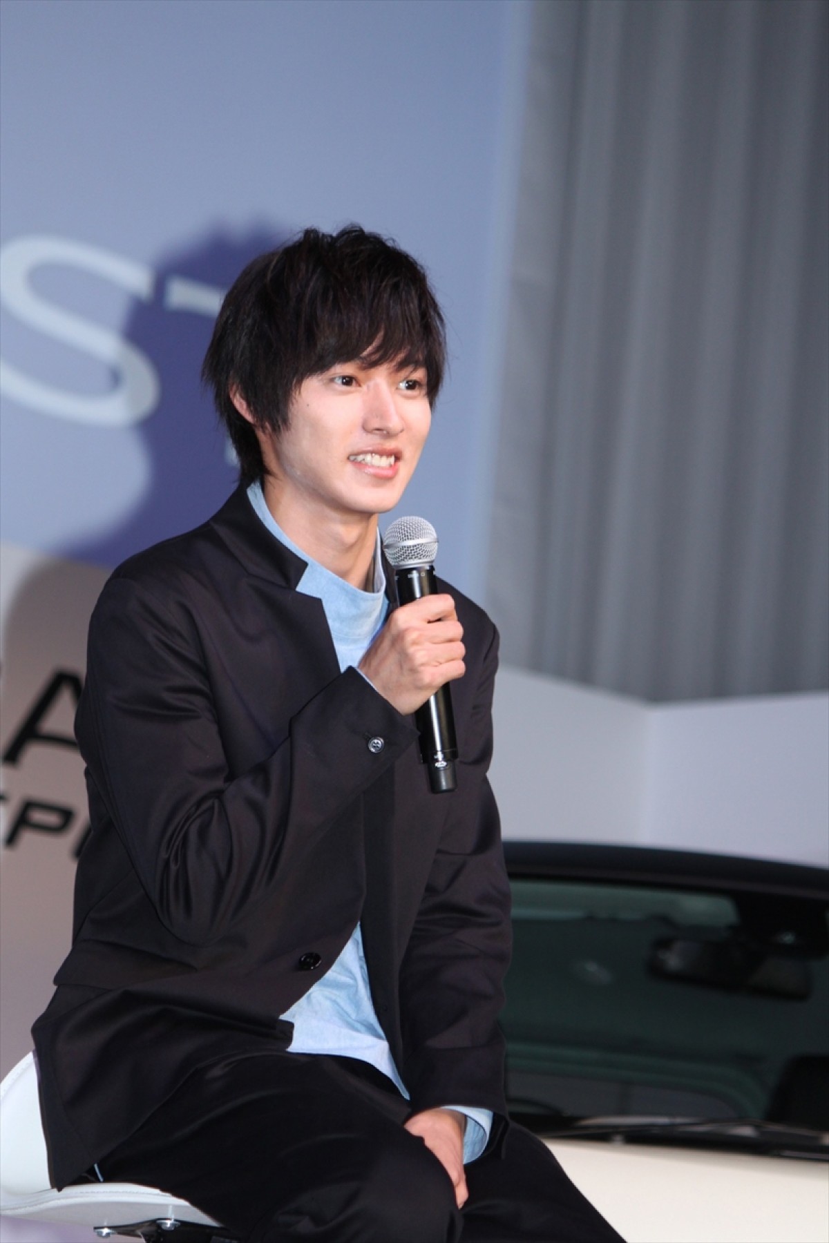 山崎賢人＆木村文乃、3年ぶりの再会　「大人っぽくなった」に“壁ドン王子”照れ笑い