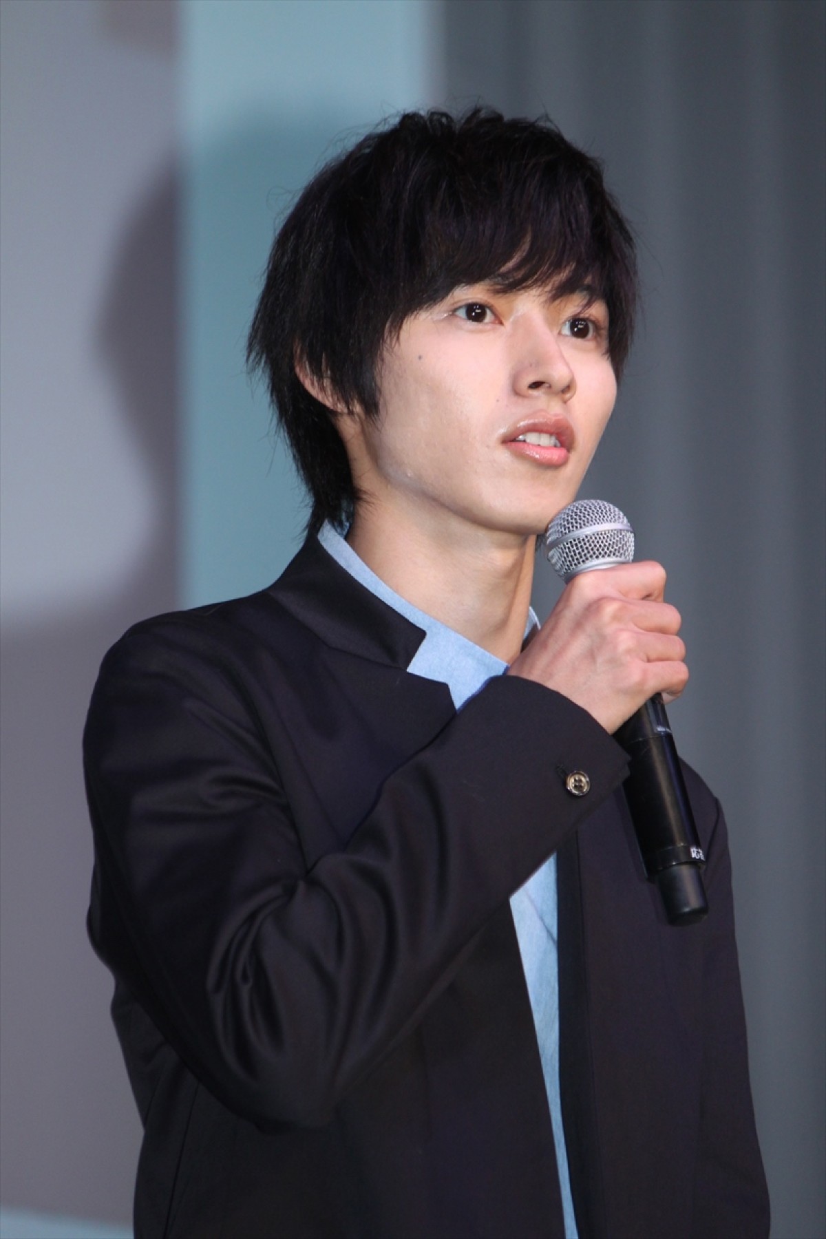 山崎賢人＆木村文乃、3年ぶりの再会　「大人っぽくなった」に“壁ドン王子”照れ笑い