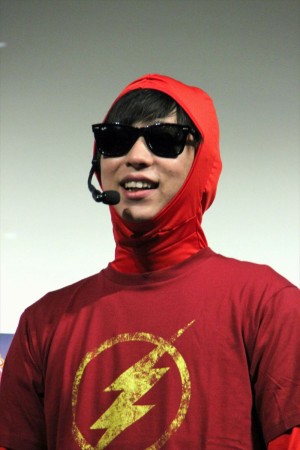 『THE FLASH／フラッシュ』の日本初上陸記念イベントに登場した「8．6秒バズーカー」の田中シングル