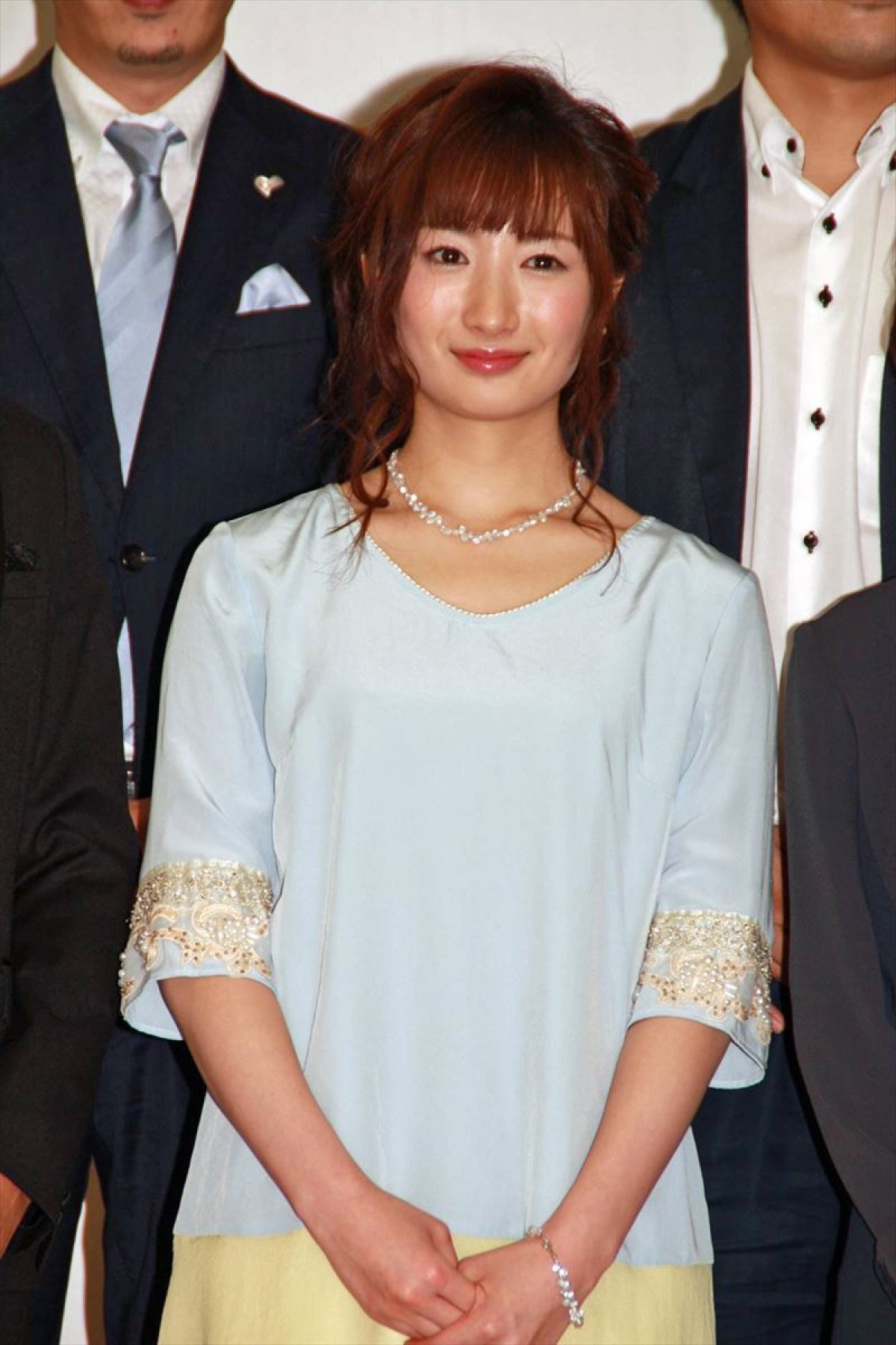 武田梨奈、映画『海すずめ』で小林豊と共演！豪快な板割披露でやる気十分