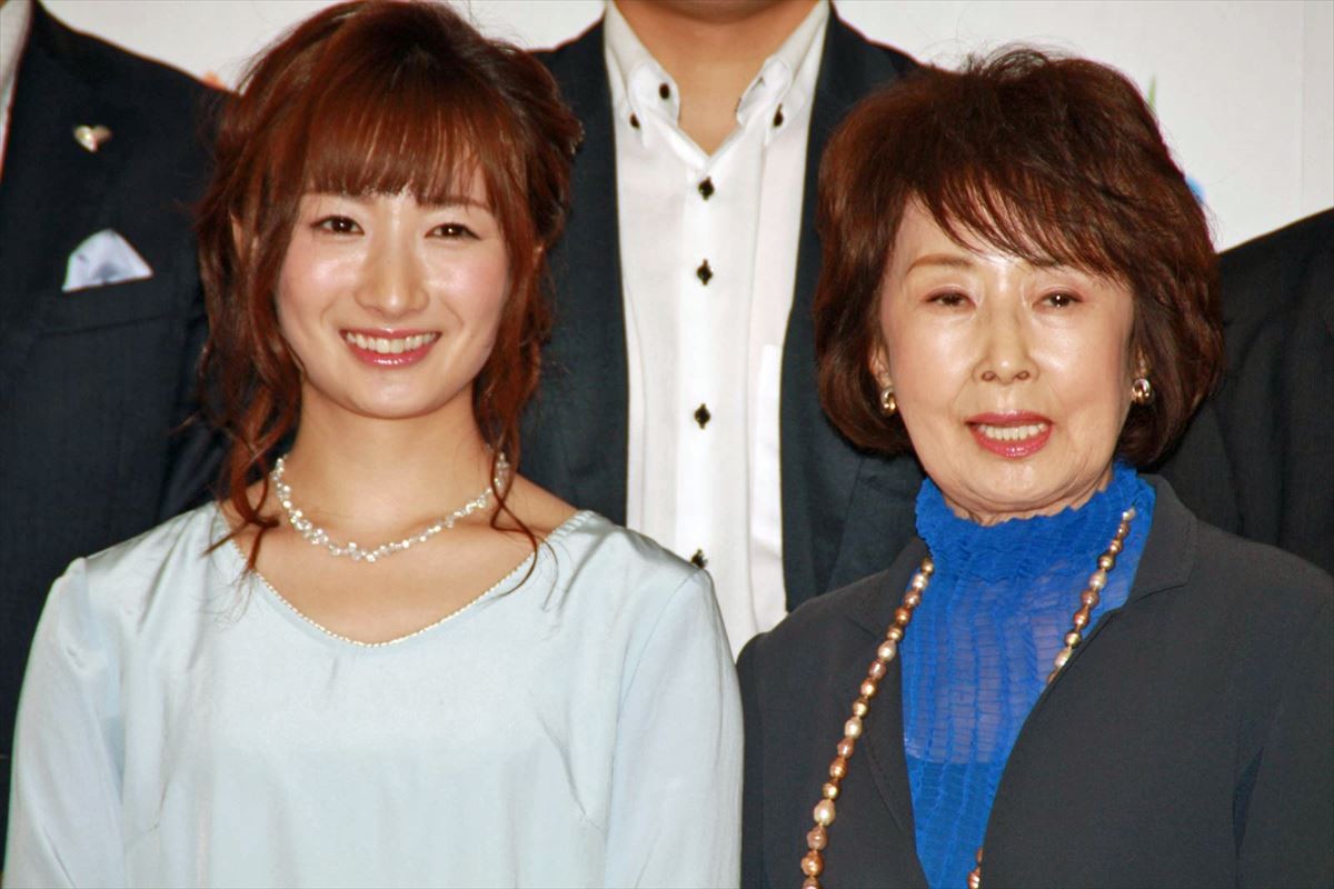 武田梨奈、映画『海すずめ』で小林豊と共演！豪快な板割披露でやる気十分