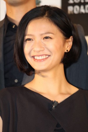 『図書館戦争 THE LAST MISSION』の完成報告会見に出席した榮倉奈々