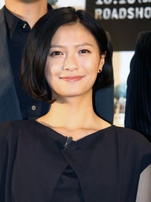 『図書館戦争 THE LAST MISSION』の完成報告会見に出席した榮倉奈々