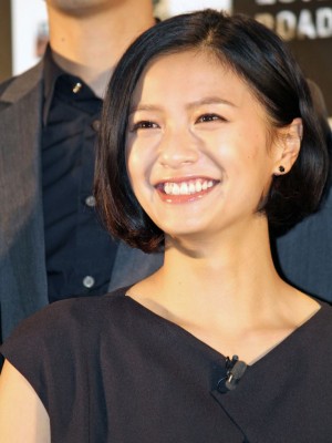 『図書館戦争 THE LAST MISSION』の完成報告会見に出席した榮倉奈々