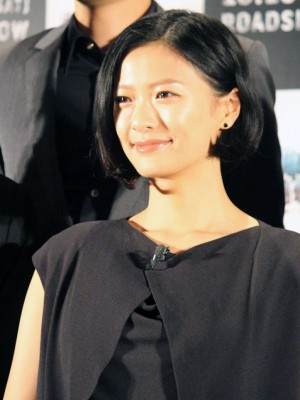 『図書館戦争 THE LAST MISSION』の完成報告会見に出席した榮倉奈々