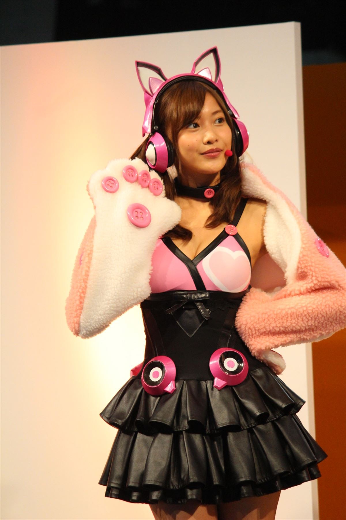 ＜TGS 2015＞佐野ひなこ「私より圧倒的にかわいい」、バーチャル女子高生をべた褒め