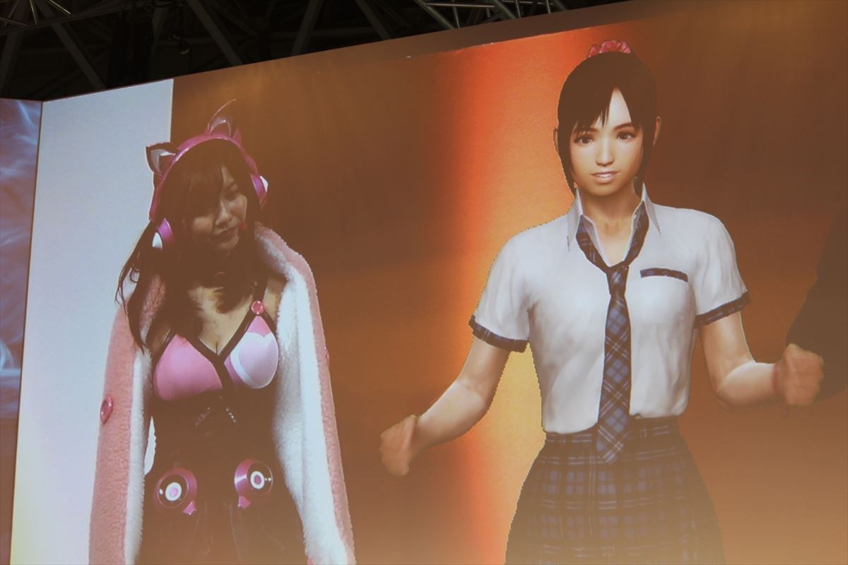 ＜TGS 2015＞佐野ひなこ「私より圧倒的にかわいい」、バーチャル女子高生をべた褒め