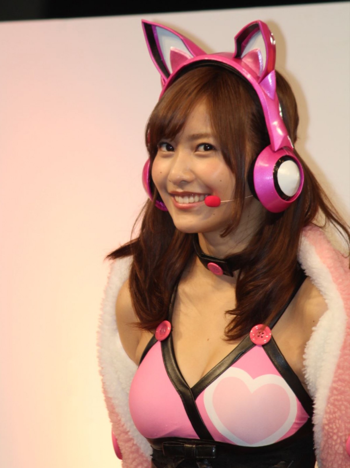 ＜TGS 2015＞佐野ひなこ「私より圧倒的にかわいい」、バーチャル女子高生をべた褒め