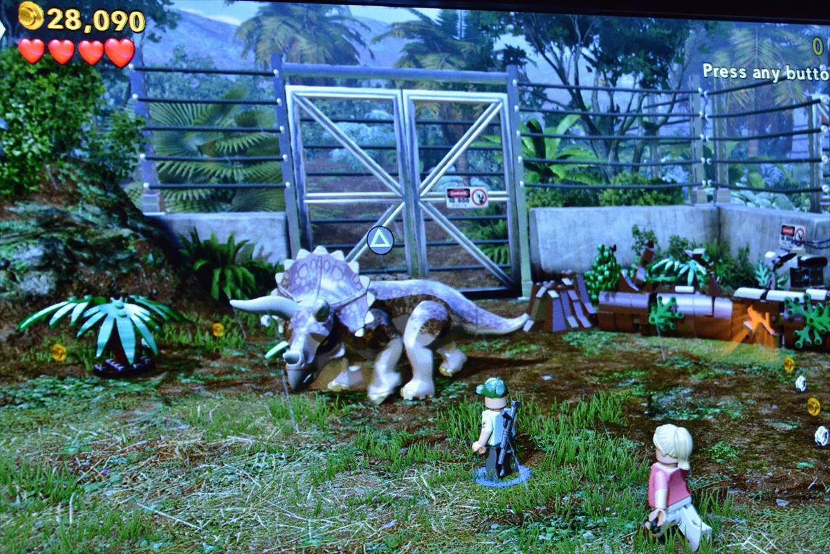 ＜TGS 2015＞PS4『ジュラシック・ワールド』は、恐竜カスタマイズ可能！ レゴ要素も盛り込む