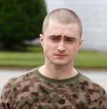 ダニエル・ラドクリフ、坊主頭で大胆イメチェン