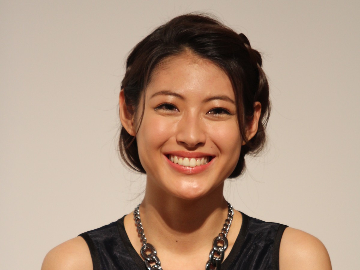 瀧本美織、ドラマクランクアップを報告 鈴木保奈美との挨拶で「泣きそうになった」