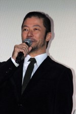 映画『グラスホッパー』完成披露試写会に出席した浅野忠信